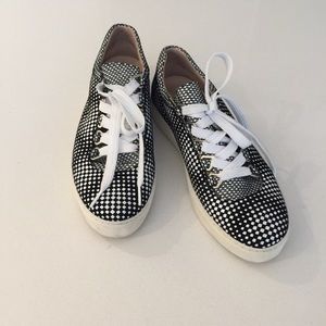 Platform sneaker